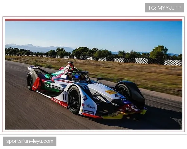 米基·范德芬持续闪耀赛场,转会市场关注度飙升 米基·范德芬持续闪耀赛场,转会市场关注度飙升